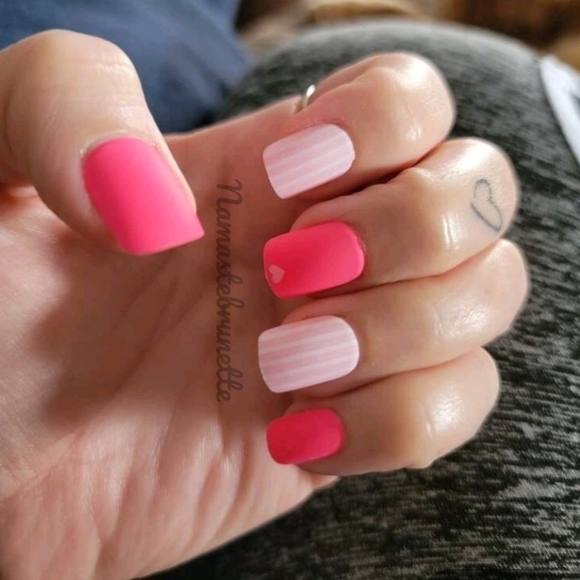 2/$16 Pink Hearts Press On Nails - Picture 15 of 17